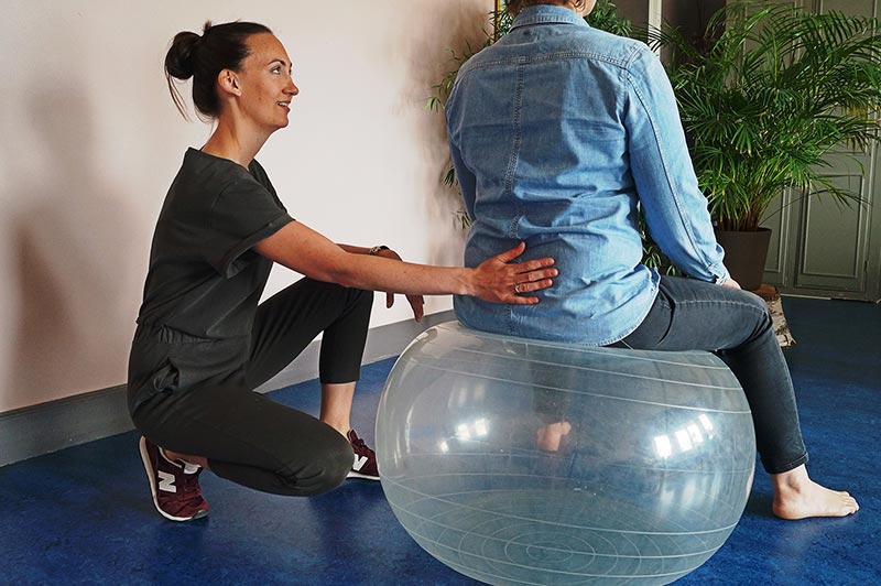 MijnHapto - Haptotherapie behandeling - met bal